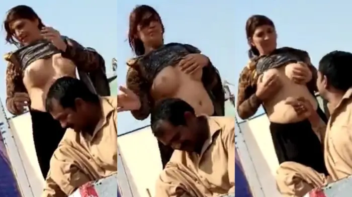 Pakistani Bhabhi Showing Boobs In Outdoor